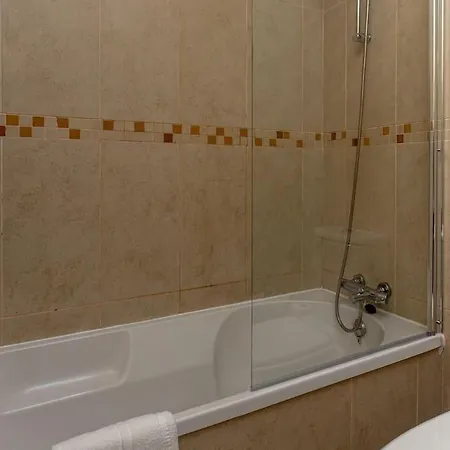 Caldas W/ Ac & Fast Net 卡尔达斯达·赖尼亚